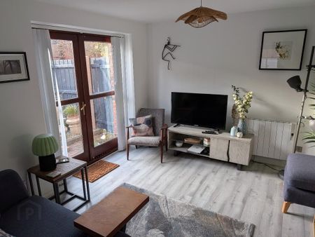 12 Rossmore Apartments, 48 Rossmore Drive, Belfast, BT7 3LA - Photo 2