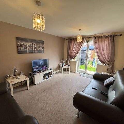 Pease Gardens, Middlesbrough, TS4 - Photo 1