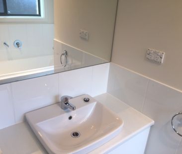 Modern 3-Bedroom Home in a Quiet, Convenient Location - Photo 4