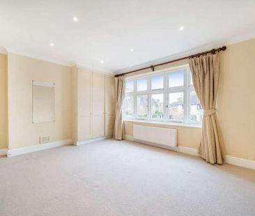 West Grove, Hersham, Walton-on-thames, Surrey, KT12 - Photo 2