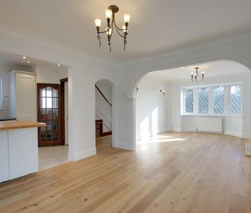 4 bedroom detached house to rent - Photo 2