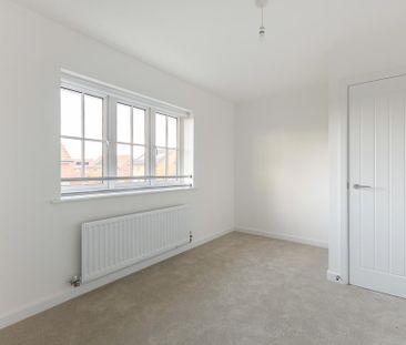 2 bedroom semi-detached house to rent - Photo 4