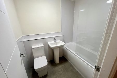 Sackville Street - Photo 5