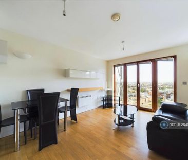 2 bedroom flat to rent - Photo 2