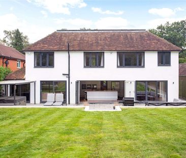 Beautiful family home in a sought after area of Virginia Water - Photo 1