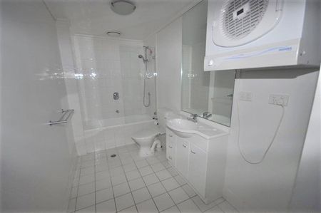 203/668 Bourke Street - Photo 4