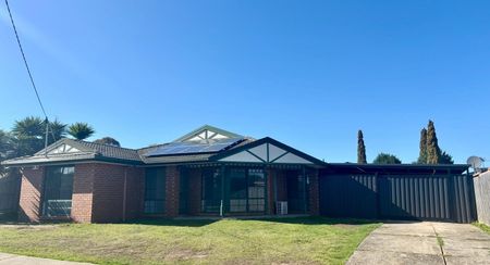 FOUR BEDROOM FAMILY HOME WITH SOLAR - Photo 2