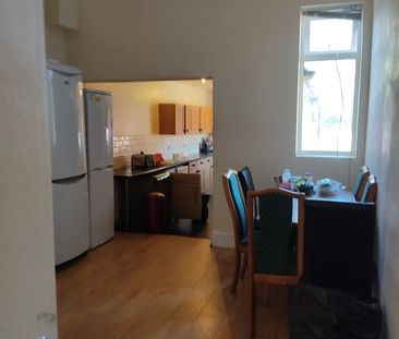 Room in a Shared House, Loughborough Road, NG2 - Photo 1