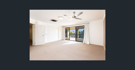 SOVEREIGN ISLANDS - PRIME LOCATION WITH EAST TO WATER VIEWS - Photo 4