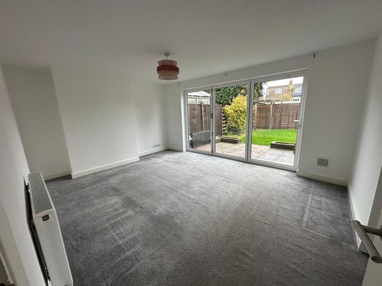 4 bedroom semi-detached house to rent - Photo 1