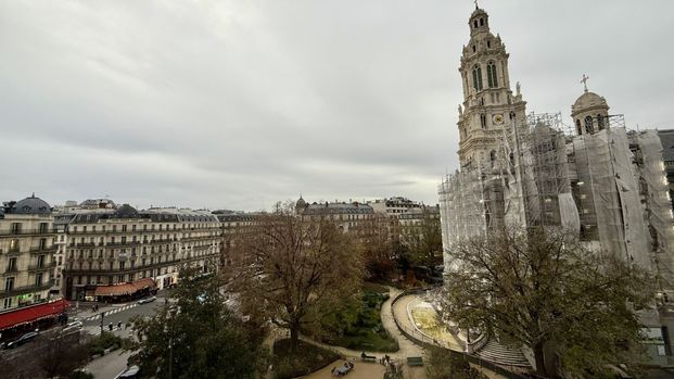 75009 Paris 75009 - Place d'Estienne d'Orves - Photo 1