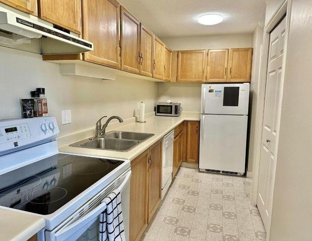 300-139 - #322 - 3033 Ospika Boulevard South - 322 - Photo 1