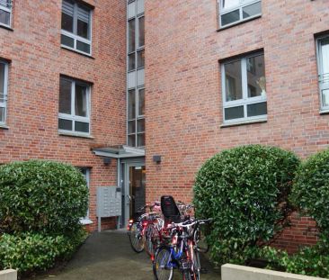 EXKLUSIV RENOVIERTE DACHTERRASSENWHG. PARKETT WANNENBAD EINBAUKÜCHE... - Photo 2