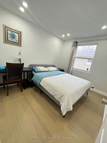 Detached Home For Lease | N9236747 - Photo 2