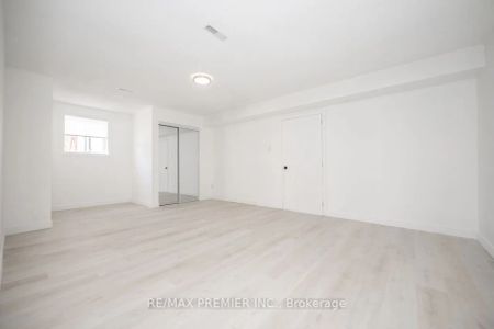 Property For Lease | W8183964 - Photo 5