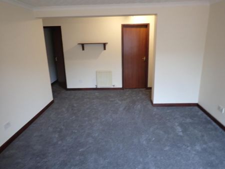 2 bedroom ground floor flat to rent - Photo 5