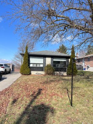 For Lease - 747 Botany Hill Crescent Unit# B, Newmarket, Ontario - Photo 1