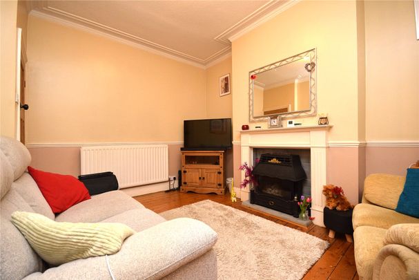 30, Yewdall Road, Rodley, Leeds, West Yorkshire, LS13 1NB - Photo 1