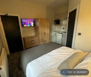Studio to rent - Photo 3