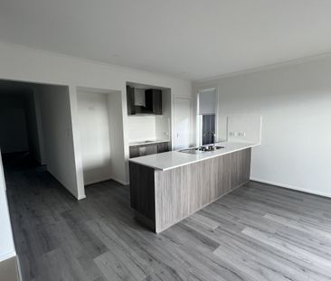Beautiful Brand New Home! - Photo 2