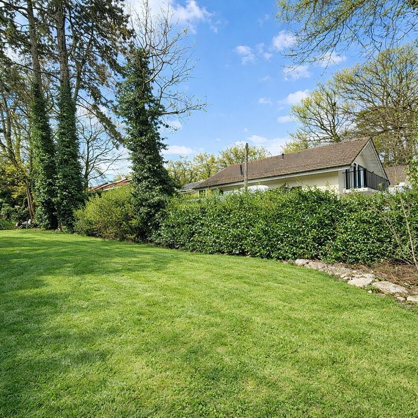Family home with garden in Bellevue - Photo 1