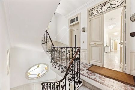 EXCEPTIONNEL 7 PIÈCES AU COEUR DU CARRÉ D'OR DE NICE - Photo 2