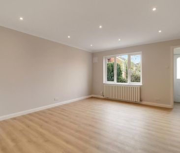 3 bedroom end of terrace house to rent - Photo 2