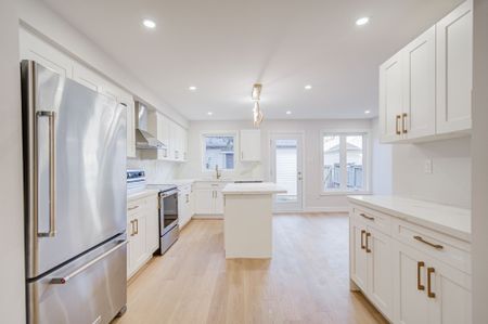 For Lease - 119 Glenashton Drive, Oakville, Ontario - Photo 5