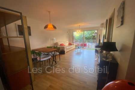 Location Appartement 2 pièces 46m² HYERES 83400 - Photo 2