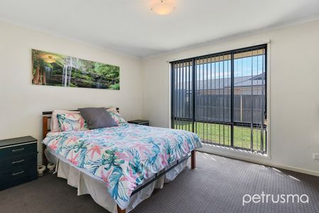 Neat, Comfortable and Conveniently Located! - Photo 4