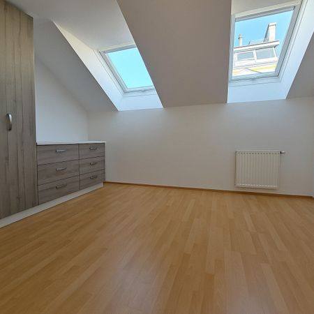 3 Zimmer-Dachgeschoßwohnung mit Terrasse - Foto 2