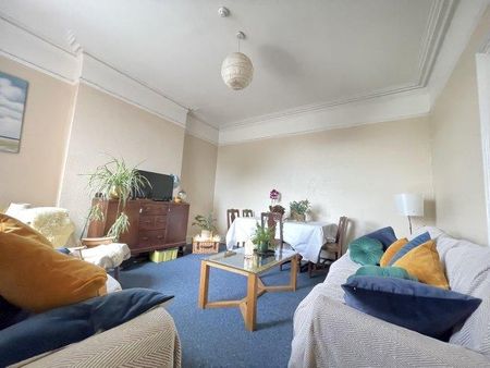 6 bedroom flat to rent - Photo 2