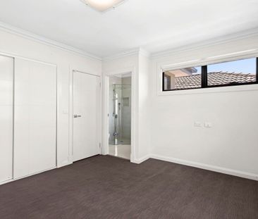 Contemporary Double-Storey Townhouse in Prime Templestowe Location - Photo 6