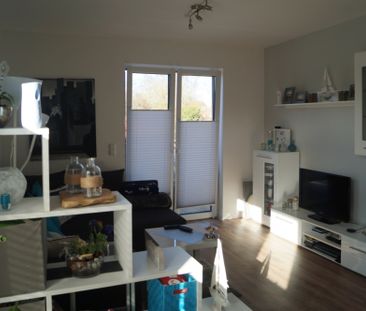 Singlewohnung mit Einbauküche und großem Balkon - Foto 1