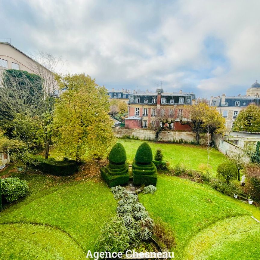 Appartement • Notre Dame - Photo 1