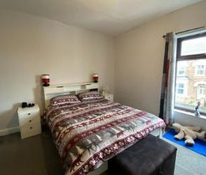 3 bedroom terraced house to rent - Photo 5