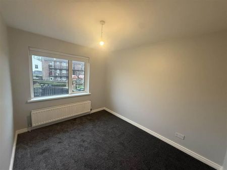 15 Rossmore Green, Greenisland, BT38 8TF - Photo 3