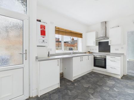 2 bedroom terraced house to rent - Photo 4