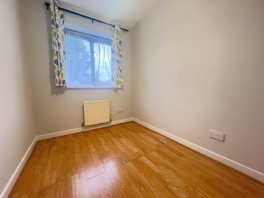 3 bedroom end of terrace house to rent - Photo 1