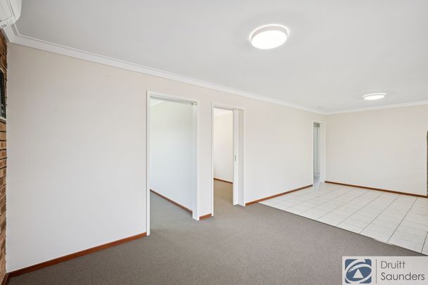 Freshly Refurbished 3-Bedroom Home - Move-In Ready! - Photo 1