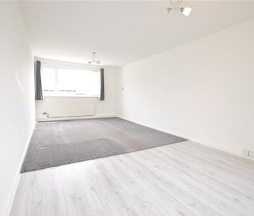 3 bedroom end of terrace house to rent - Photo 2