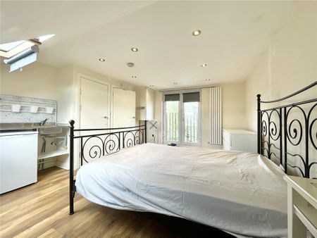 Studio to rent - Photo 3