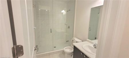 For Lease - 9275 White Oak Avenue, Niagara Falls, Ontario - Photo 4