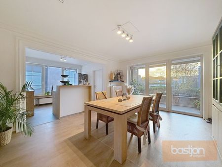 Prachtig gerenoveerd appartement met 2 slaapkamers - Foto 4