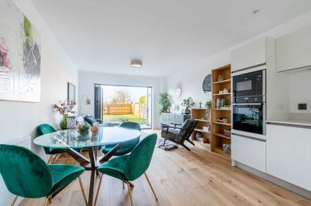 Lansdown Court - Photo 4