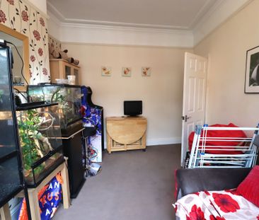 2 Bedroom Mid Terraced House To Rent - Photo 5