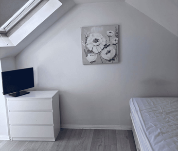 West View, Feltham, TW14 - Photo 5