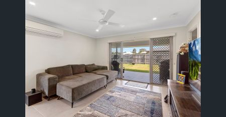 Impeccable Family Living only 800m from the Waterfront - Photo 3