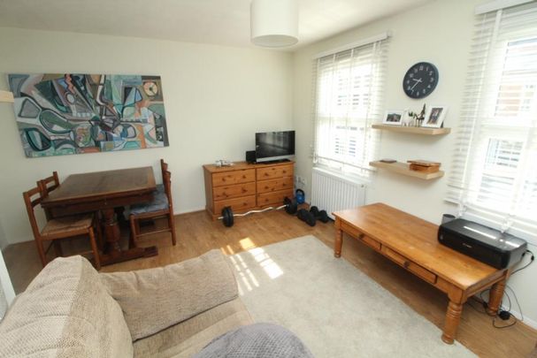 2 bedroom maisonette to rent - Photo 1