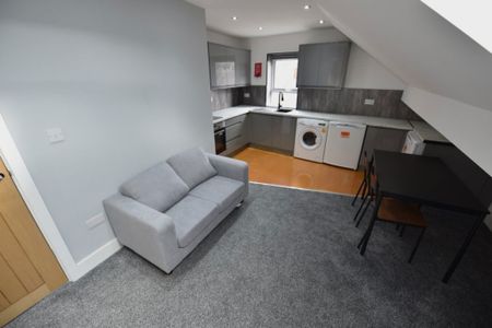 1 bedroom Flat in Flat 2, Leeds - Photo 3